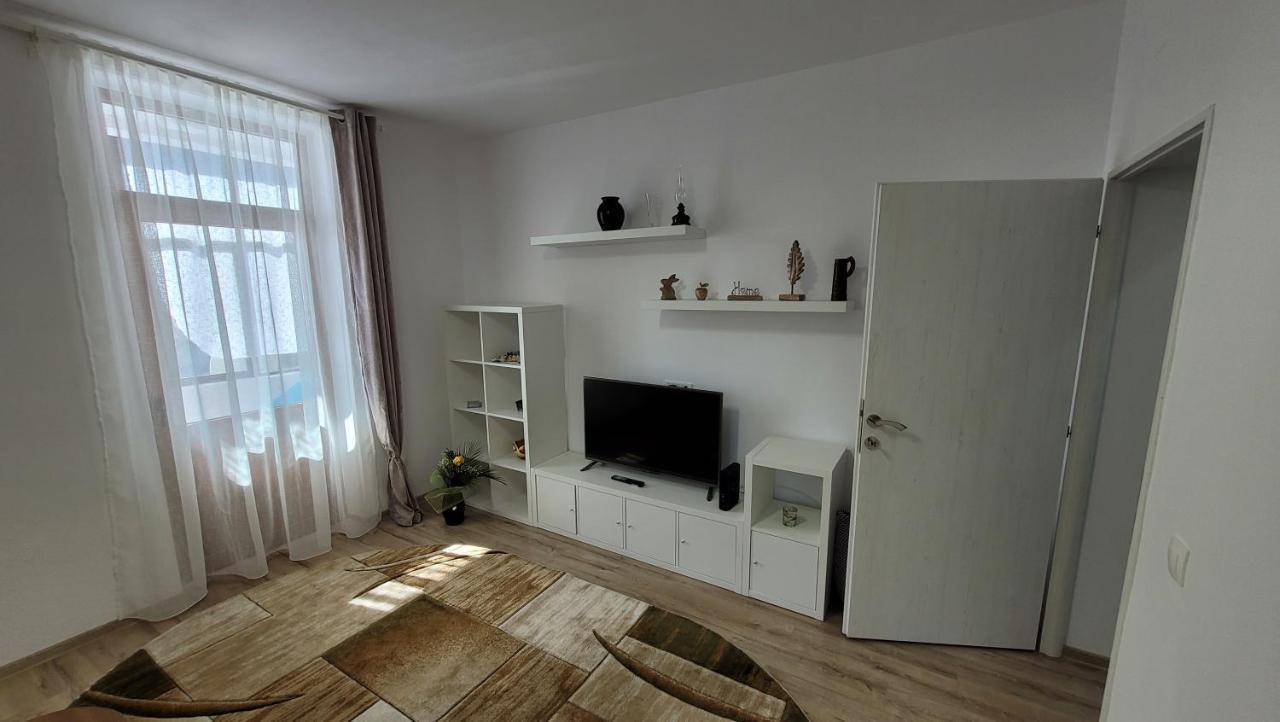 Andy Apartament Петрошань Екстер'єр фото